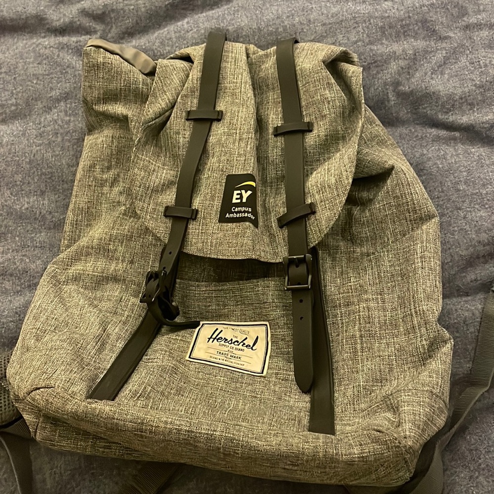 Herschel bag (EY campus ambassador)